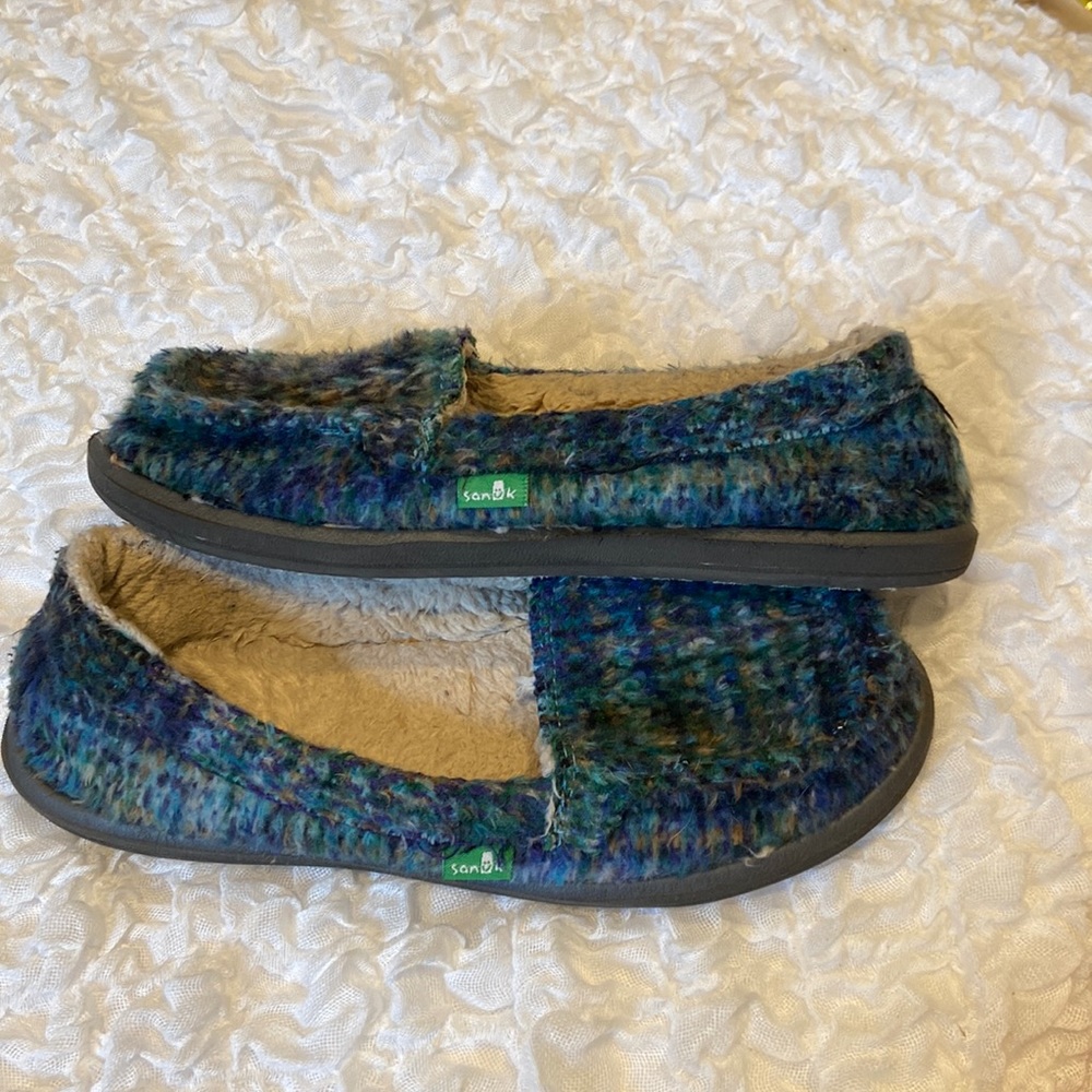 Sanuk Slip Ons